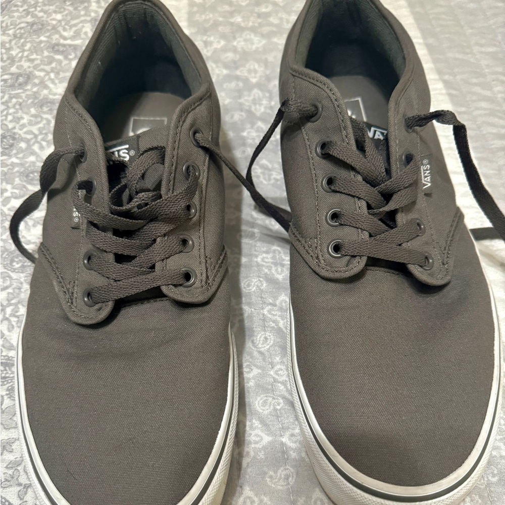 COPY - Vans Men's Atwood Low-top Trainers Sneaker. Size 13. The color is Pewter.